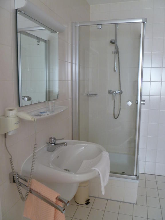 Gasthaus Zum Specht Hösbach Kamer foto