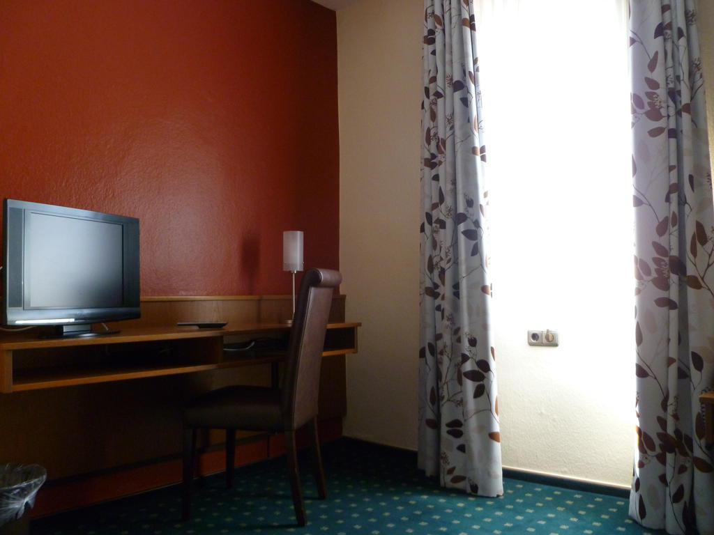 Gasthaus Zum Specht Hösbach Kamer foto